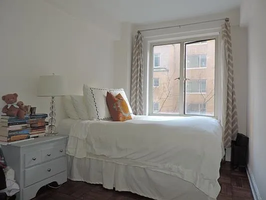 Rented by essential NEW YORK Real Estate | media 12