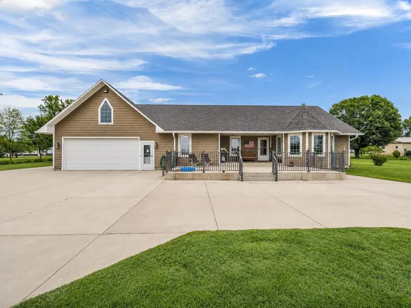 22504 230th St, Milford, IA 51351