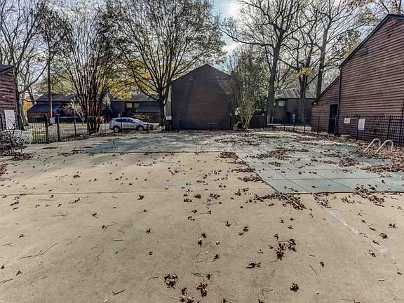 2nd image of 3990 Grahamdale Cir #3990C