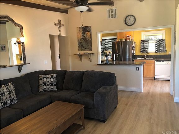 5th image of 8028 Saloma Ave