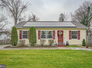 2 Hazel Ln, Pine Hill, NJ 08021