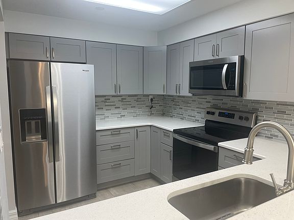 5th image of 3731 Sarasota Square Blvd APT 110