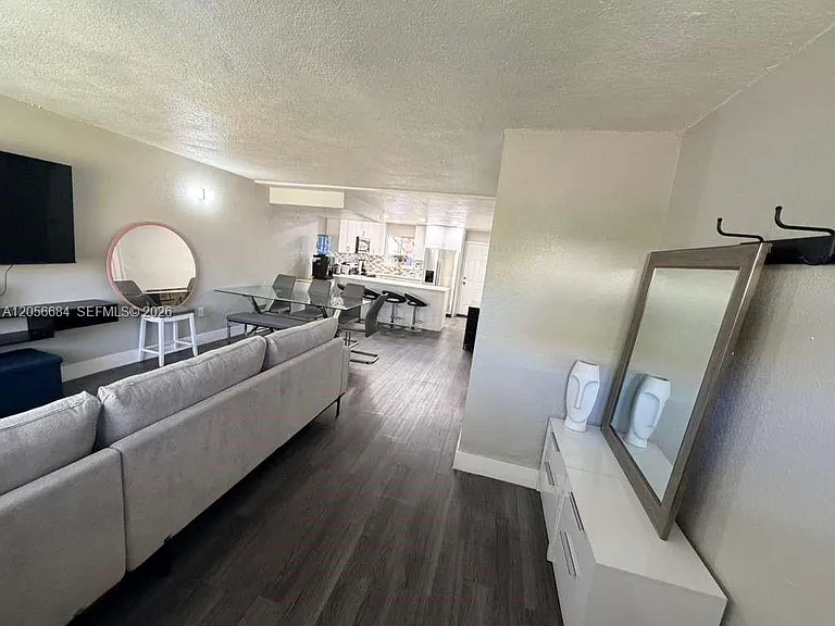 1500 NE 151st St #104 — Photo 9