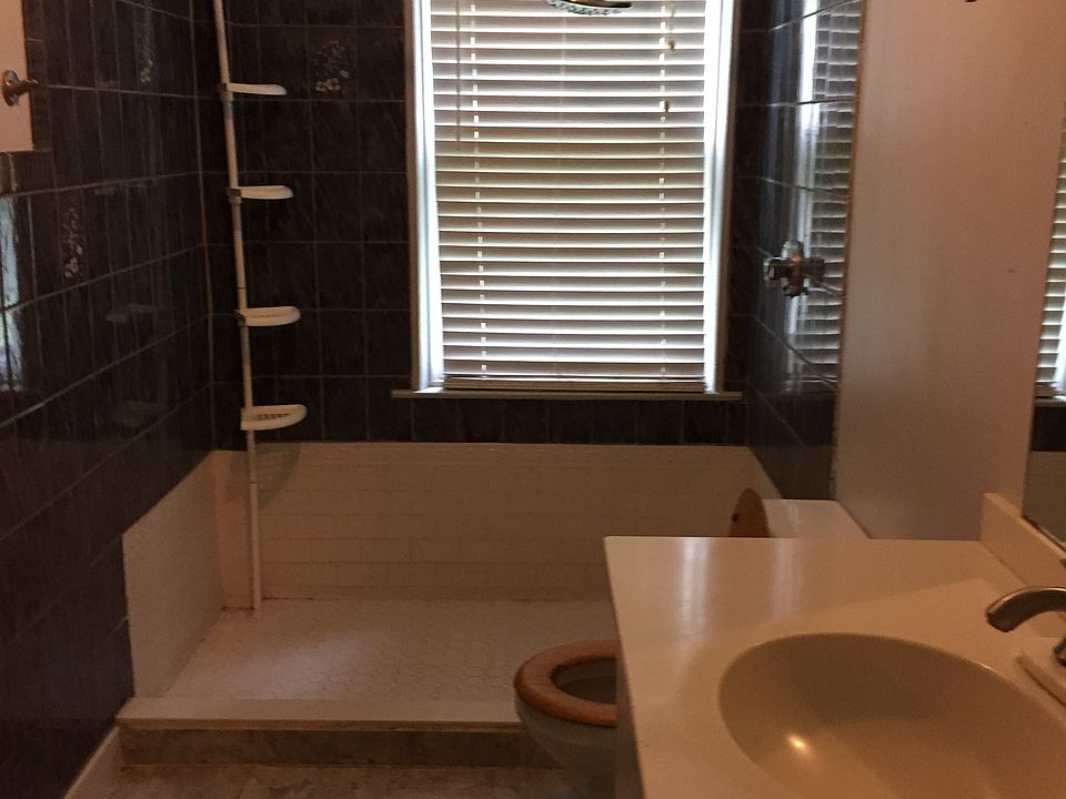 2nd image of 117 Spring St #1