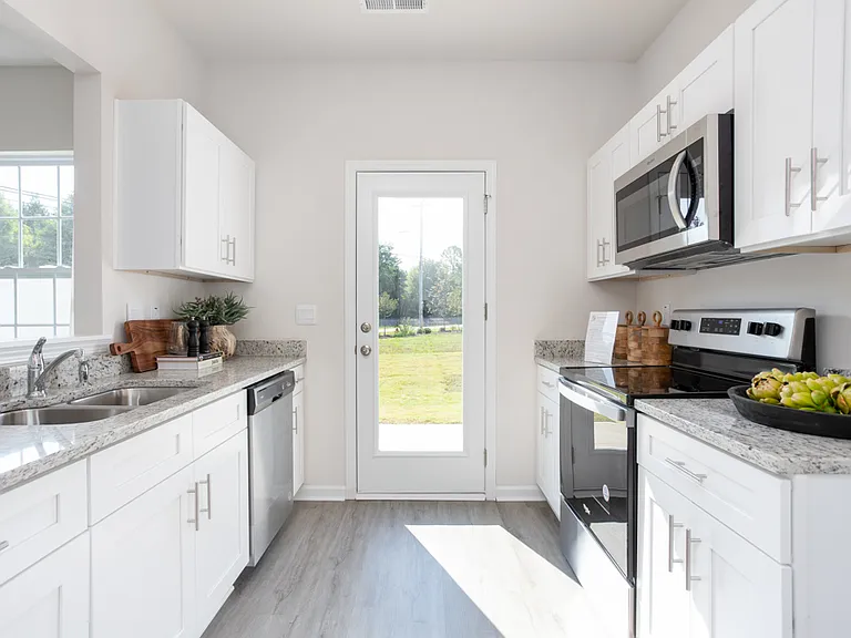 5500 Avery Dr — Photo 7