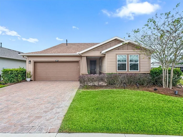 5672 NW 40th Pl — Photo 3