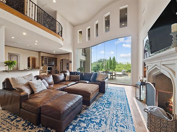 4th image of 6609 Harbour Town Ln