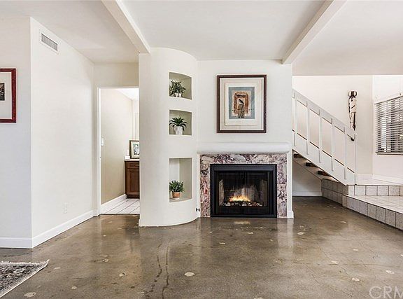 5th image of 1415 E 4th St APT 5