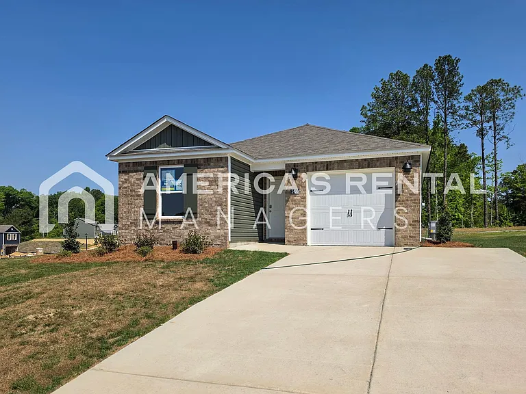 2400 Sky Dr — Photo 4