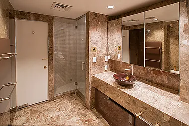 Rented by R New York