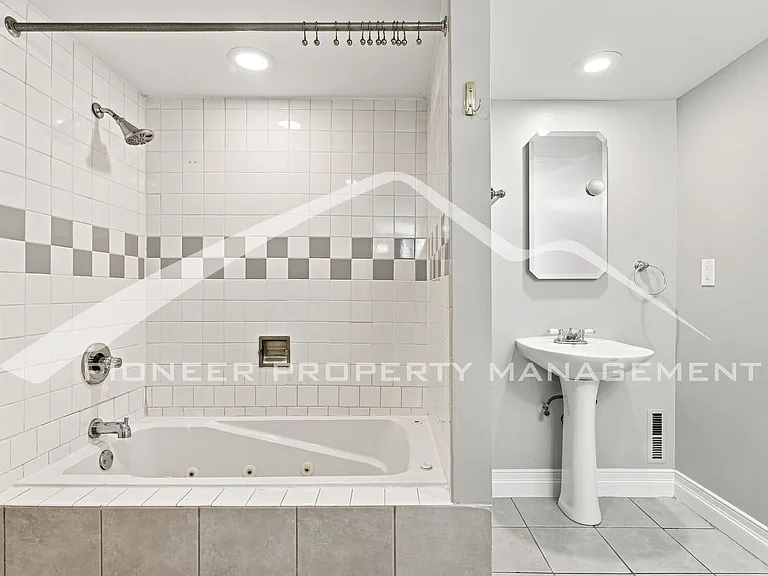 821 S Grant St — Photo 17