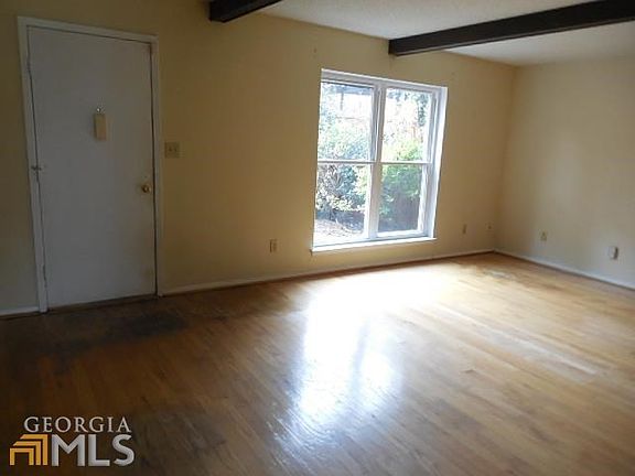 2nd image of 713 Garden View Dr
