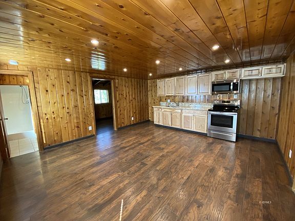 5th image of 25630 Oakwood St
