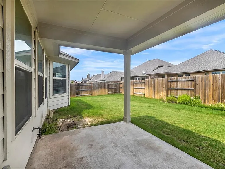 2926 Diego Dr — Photo 26