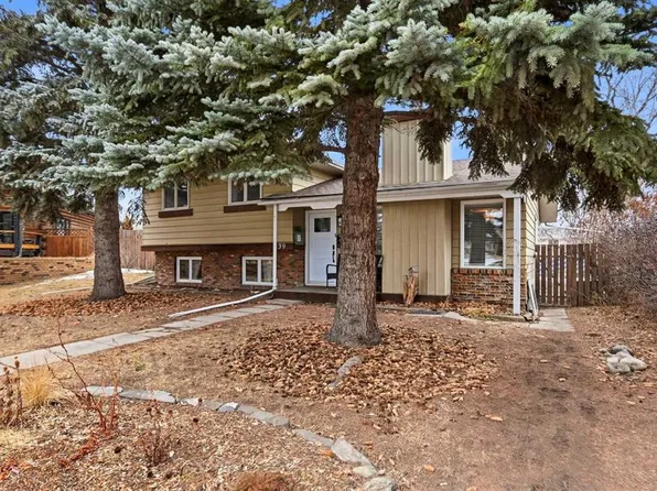 39 W Norris Close, Red Deer, AB T4P 1R2