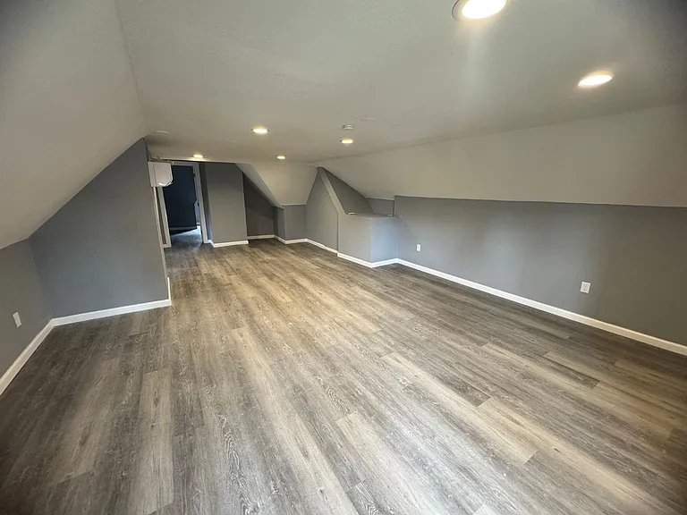 1315 Brown St — Photo 8