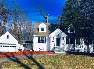 9001 Tuckerman Ln, Potomac, MD 20854