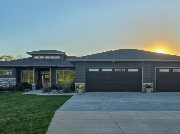21761 110th St, Danville, IA 52623