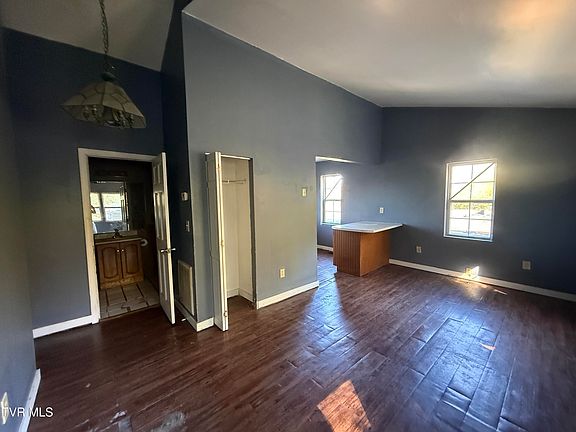 5th image of 411 Allen Ave