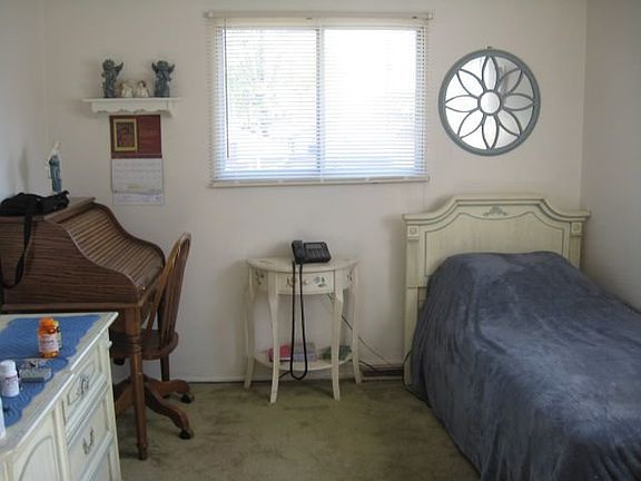 3rd image of 2956 Eastmoreland Dr