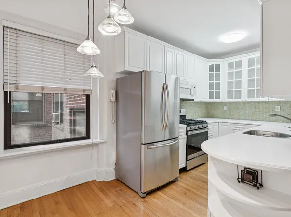 73-20 Austin Street image 9 of 17