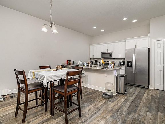 4th image of 3414/3412 Santa Barbara BLVD