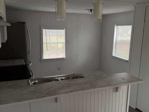 4th image of 542 Bowers Rd