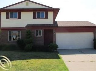 19654 Plumwoode Ct N, Brownstown, MI 48183