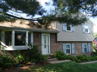 33 Karen Ct, Lititz, PA 17543