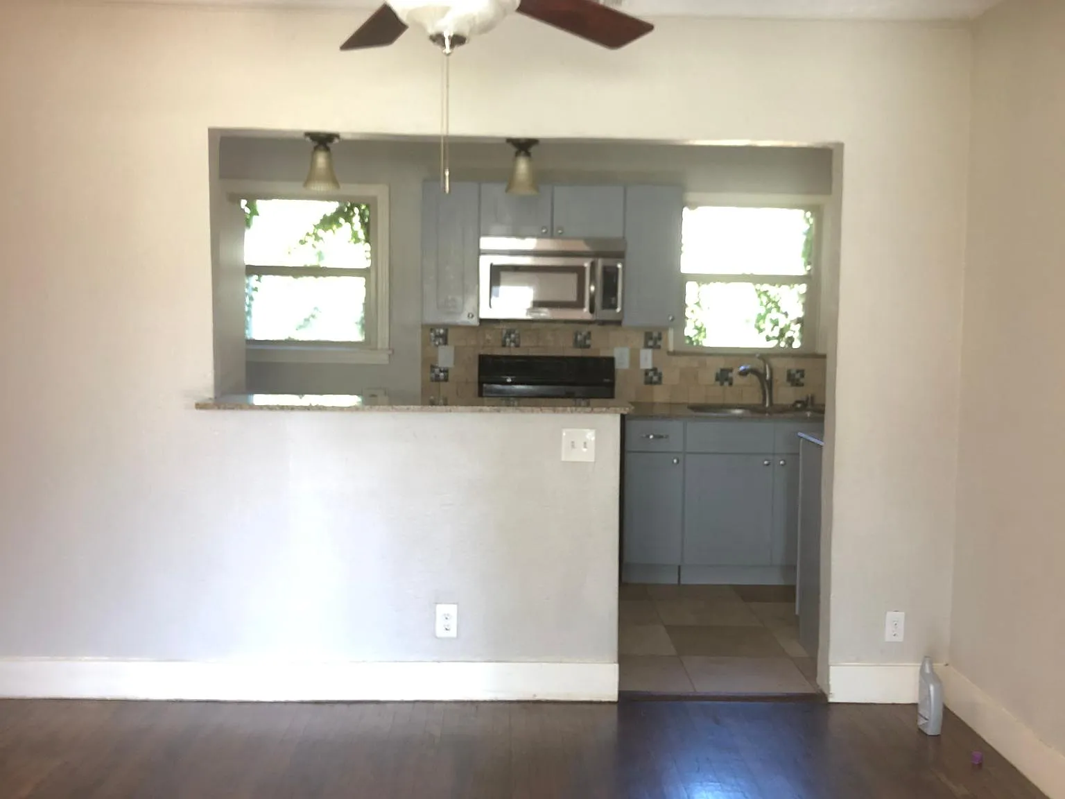 E Park Place Dr, Lancaster — Photo 2