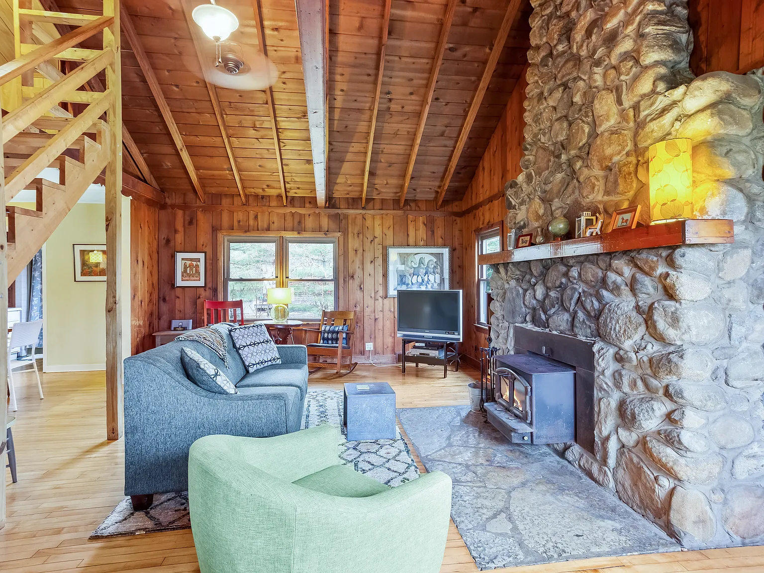 2 bed, 1000 sqft, $1,450 — Photo 1