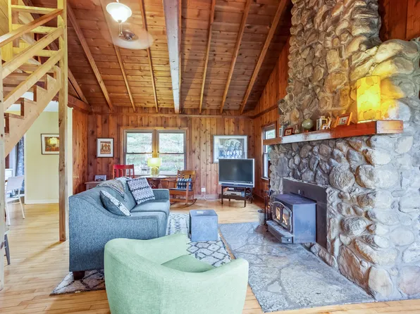 3848 Academy Rd, Michiana Shores, IN 46360