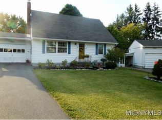 113 Colonial Dr, New Hartford, NY 13413