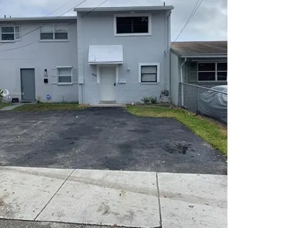 958 NW 24th Ave, Fort Lauderdale, FL 33311