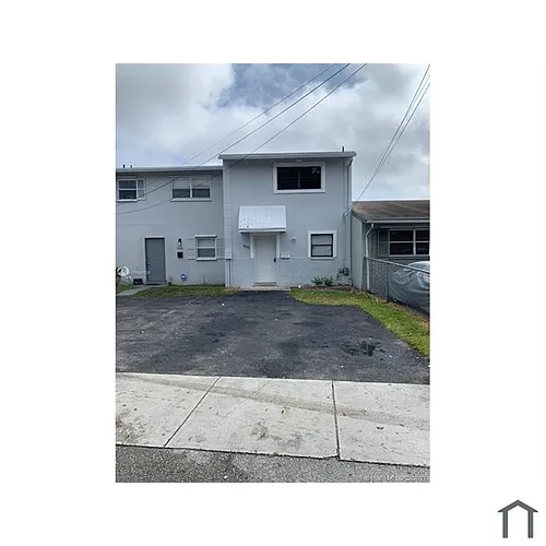 958 NW 24th Ave Photo 1