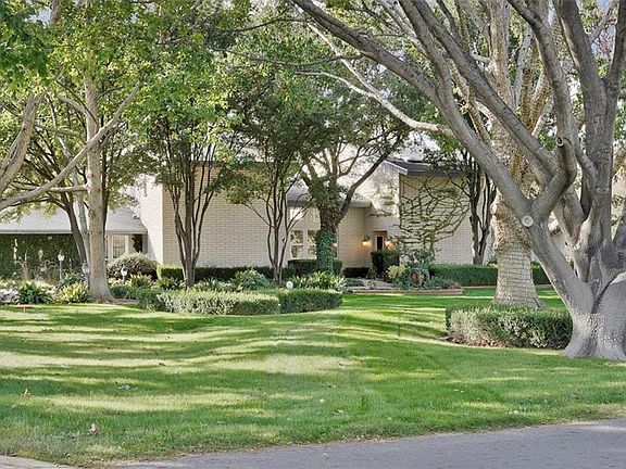 2nd image of 4832 Vista Del Monte St