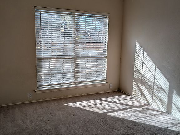 5th image of 11500 Waterford Ln