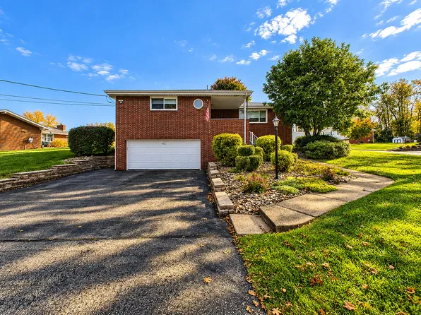 561 Hemlock St, Greensburg, PA 15601
