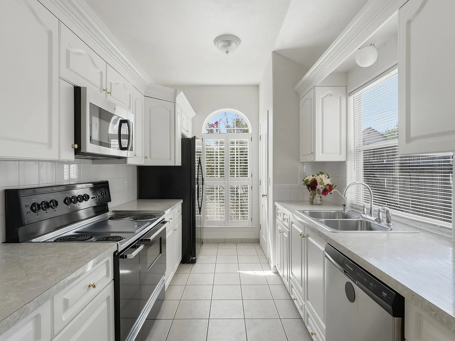 3 bed, 1489 sqft, $1,650 — Photo 3