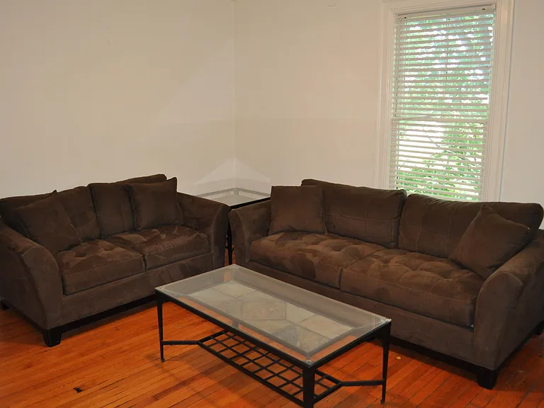 102 Highland Pl #4 — Photo 4