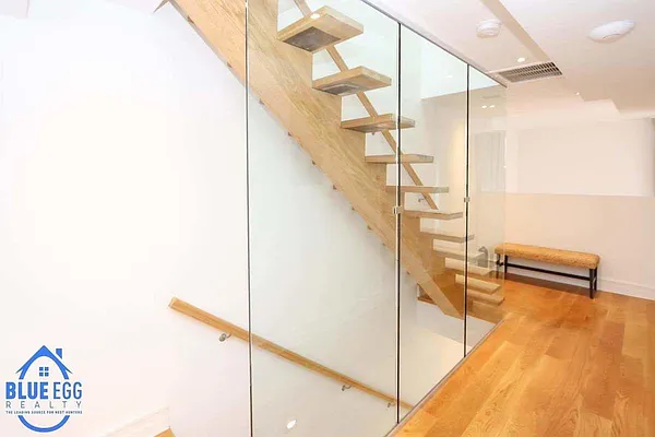 Rented by Blue Egg Realty Corp | media 43