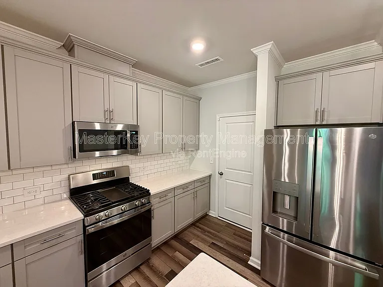 181 Millennium Dr — Photo 4