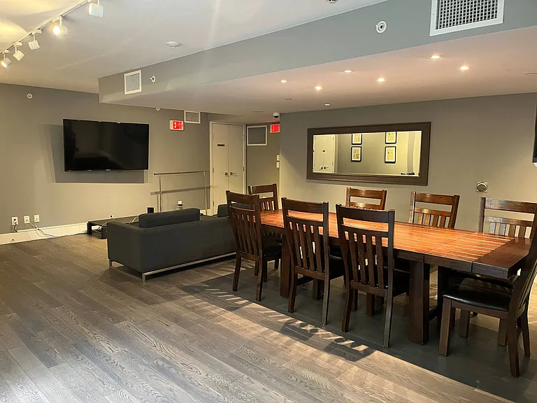 538 W 7th Ave #1003 — Photo 17