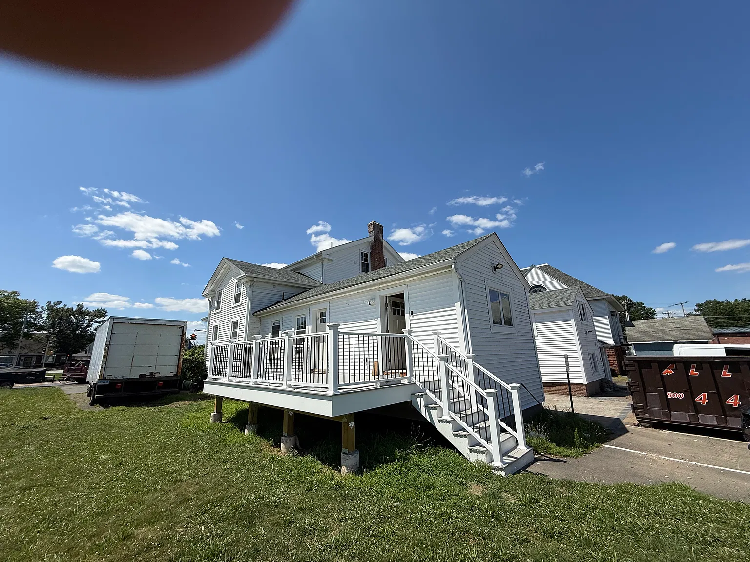 3 bed, 1.5 bath, 1300 sqft, $2,650 — Photo 1