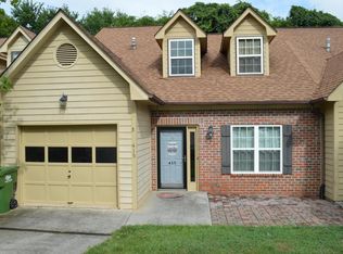 415 Bayberry Ct, Maryville, TN 37803