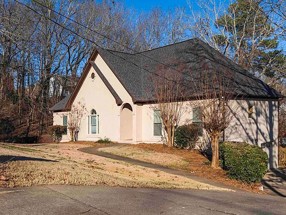 3rd image of 213 English Walnut Dr