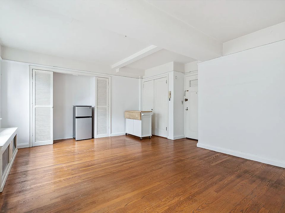 1st image of 304 E 41st St APT 207A