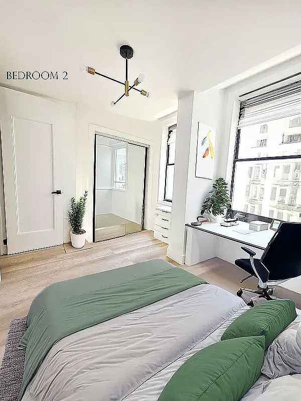 161 W 54th St — Photo 4