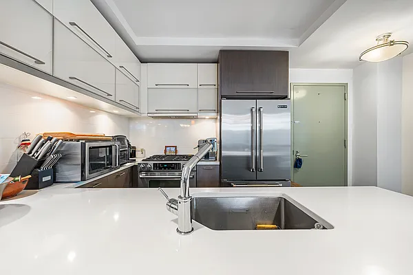 Sold by Redfin Real Estate | media 7