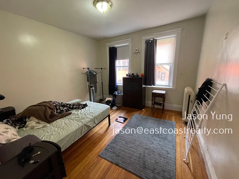 33 Gardner St #17